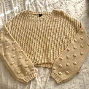 Polkadot sleeve sweater💛